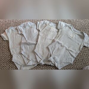 Burt's Bees Baby 3-6 M Onesies